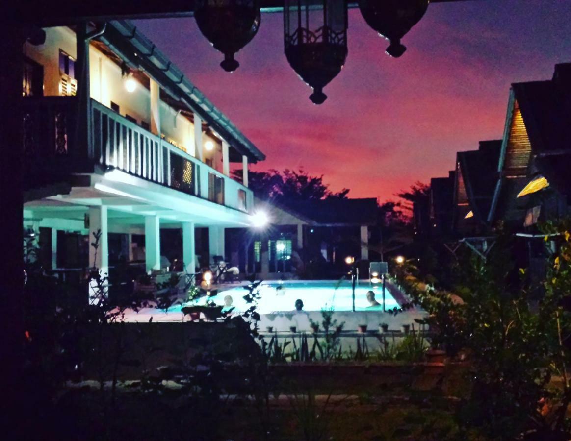 Tanabendang Banglos Pantai Cenang  Luaran gambar